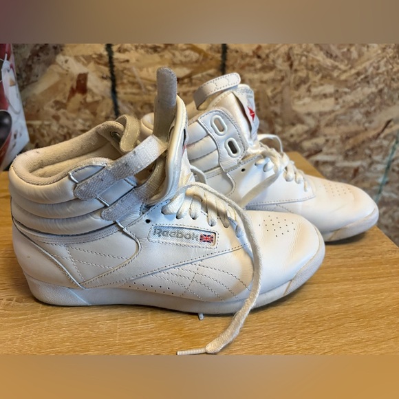 **VINTAGE” Reebok White High Tops 80’s style leather Freestyle women's sneakers. - Picture 2 of 8